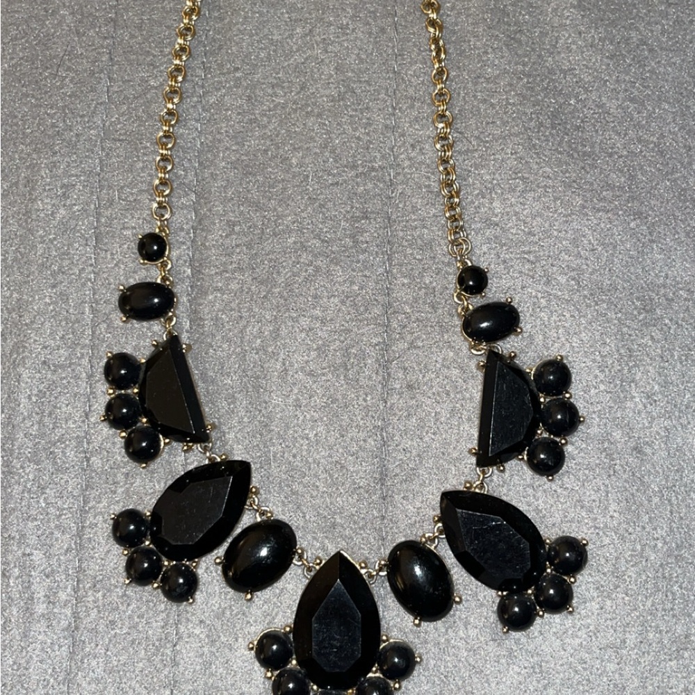 Kate Spade Elegant Black and Gold Necklace